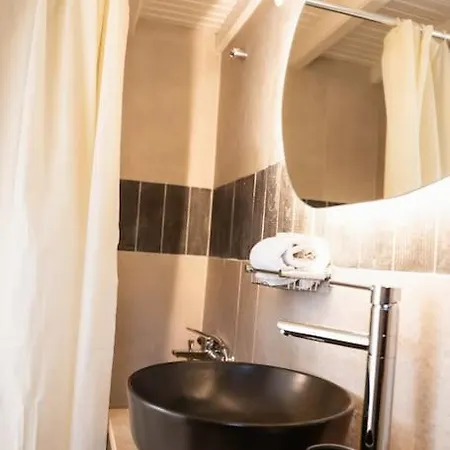 Mooi Boni's Mykonos Town