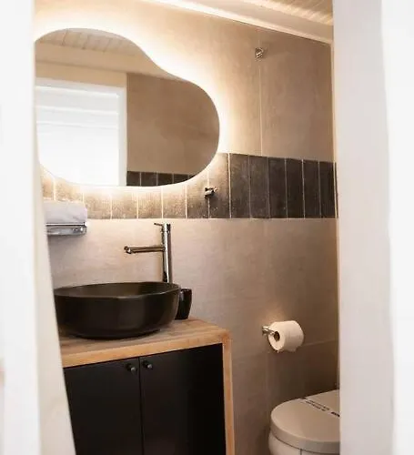 Mooi Boni's Sunset Loft Apartment